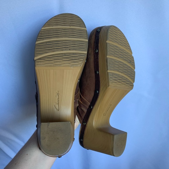 Clark’s Clogs - Picture 2 of 3